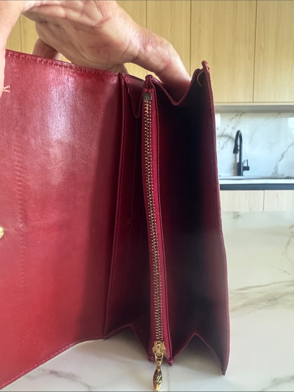 Louis Vuitton Vernis Glossy Red Wallet with Monogram Embossing - Picture 6 of 8